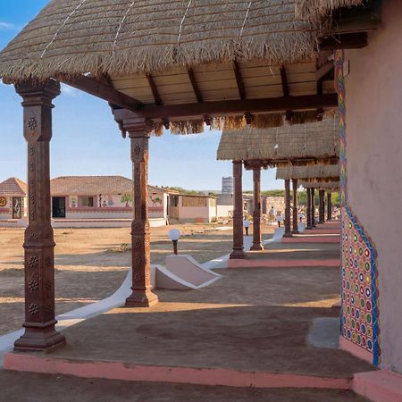 Dholavira Village Resort Exteriör bild