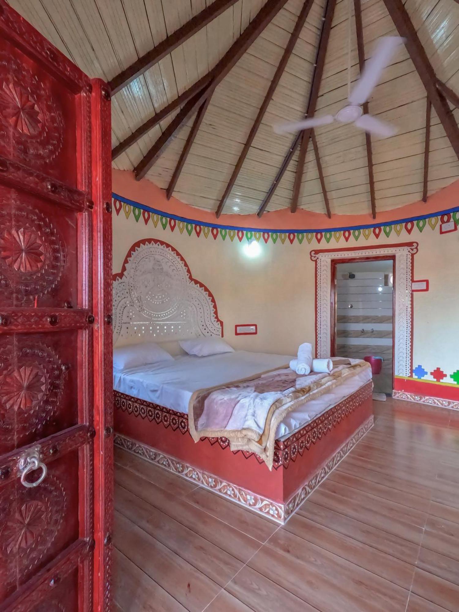 Dholavira Village Resort Exteriör bild